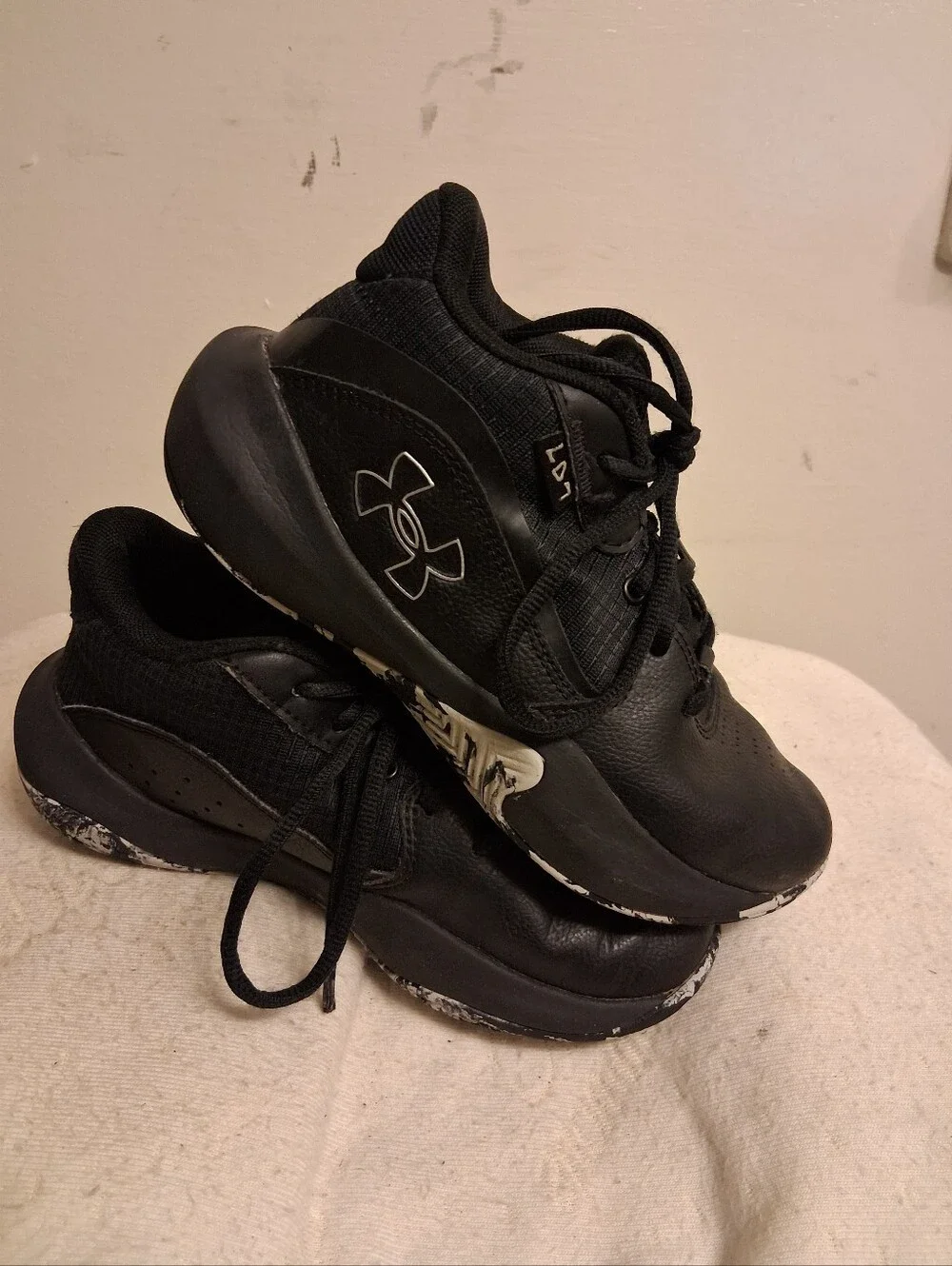 Under Armour boy black